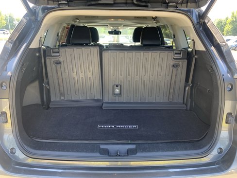 Used 2020 Toyota Highlander XLE image 35