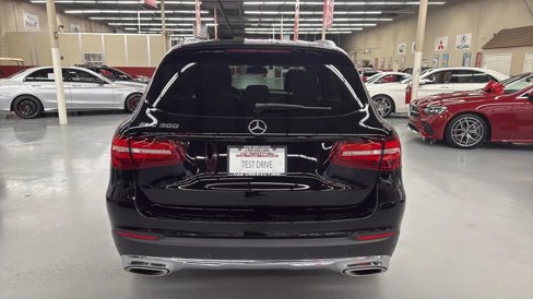 Used 2018 Mercedes-Benz GLC 300 w/ Premium Package image 5