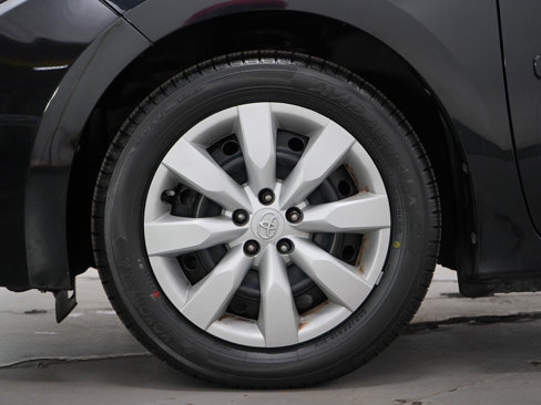 Used 2016 Toyota Corolla LE image 27