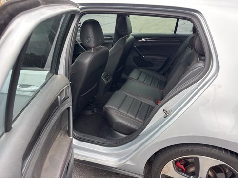 Used 2017 Volkswagen GTI SE image 8