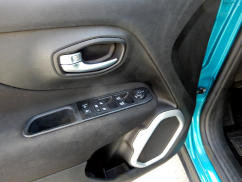 Used 2021 Jeep Renegade Latitude image 20