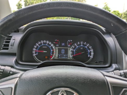 Used 2015 Toyota 4Runner Limited image 27