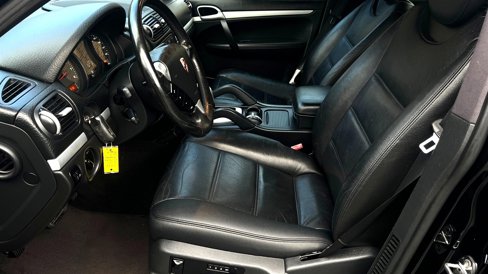 Used 2010 Porsche Cayenne image 9