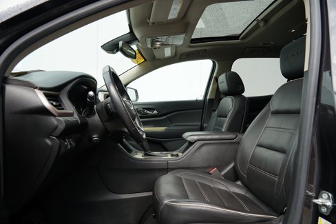 Used 2018 GMC Acadia Denali w/ Technology Package image 12