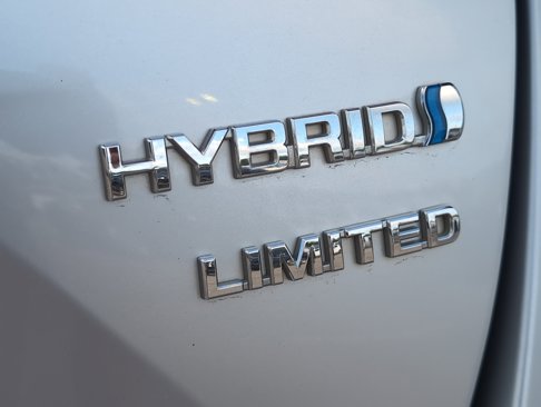 Used 2021 Toyota Prius L Eco image 28