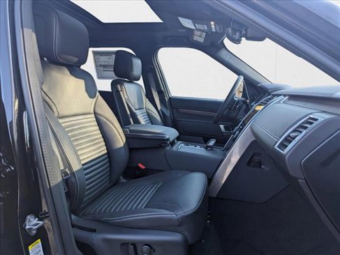 Certified 2024 Land Rover Discovery Dynamic SE image 7