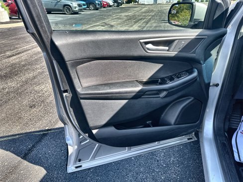 Used 2015 Ford Edge SEL image 21