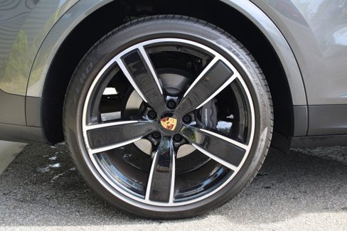 Used 2023 Porsche Cayenne image 14