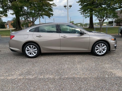 Used 2023 Chevrolet Malibu LT image 2