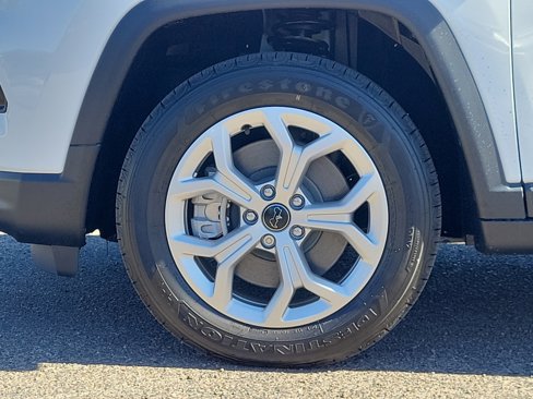 New 2025 Jeep Compass Latitude image 25