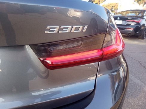 Used 2022 BMW 330i Sedan w/ Driving Assistance Package image 12