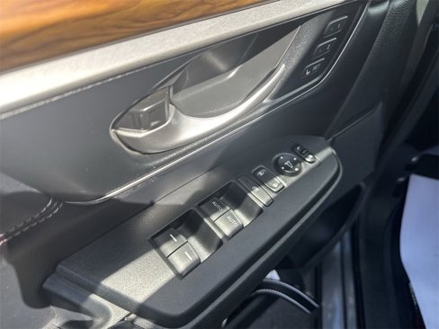 Used 2018 Honda CR-V Touring image 19