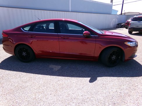 Used 2018 Ford Fusion SE w/ Fusion SE Technology Package image 4