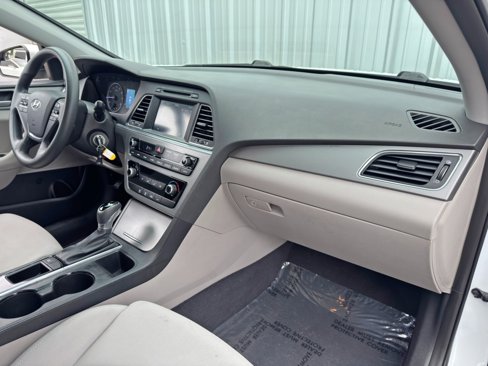 Used 2016 Hyundai Sonata SE image 12