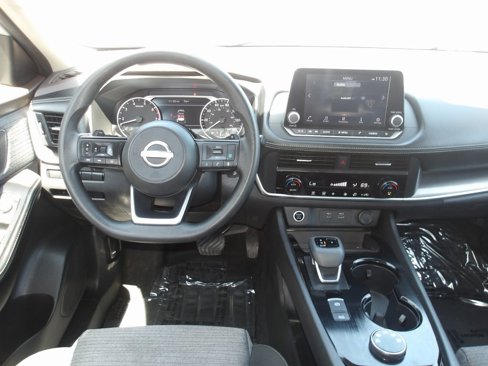 Used 2023 Nissan Rogue SV image 11