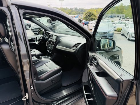 Used 2019 Dodge Grand Caravan GT image 18