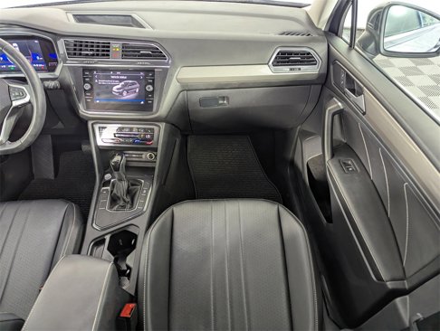 Used 2022 Volkswagen Tiguan SE image 16
