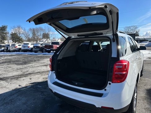 Used 2017 Chevrolet Equinox LT image 11