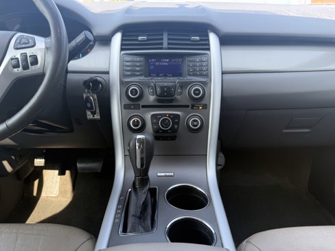 Used 2013 Ford Edge SEL image 24