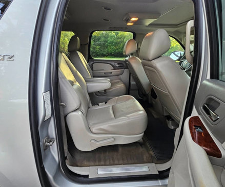 Used 2013 Chevrolet Suburban LTZ image 21