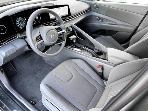Used 2024 Hyundai Elantra SEL image 11