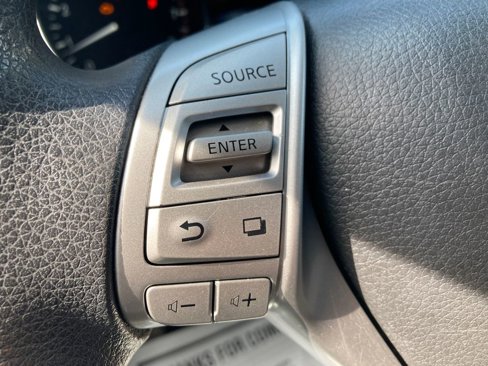 Used 2016 Nissan Rogue S w/ Appearance Package image 37