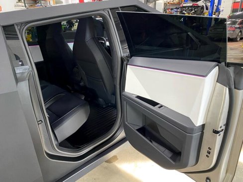 Used 2024 Tesla Cybertruck AWD Crew Cab image 18