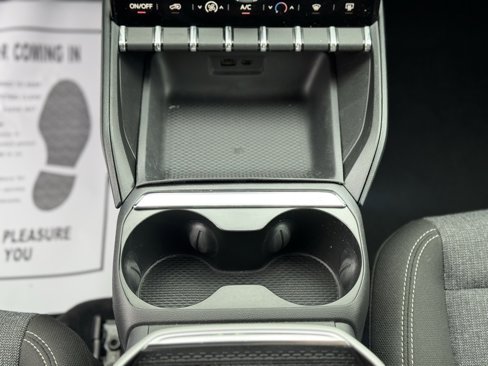Used 2025 GMC Terrain Elevation image 17