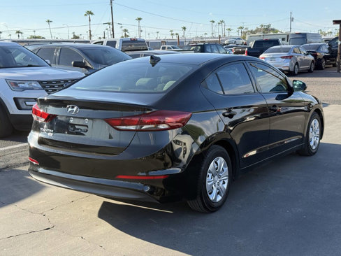 Used 2017 Hyundai Elantra SE image 11