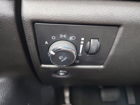 Used 2019 Jeep Grand Cherokee Laredo w/ Laredo X Package image 15