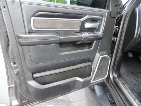 Used 2020 RAM 2500 Laramie w/ Night Edition image 15