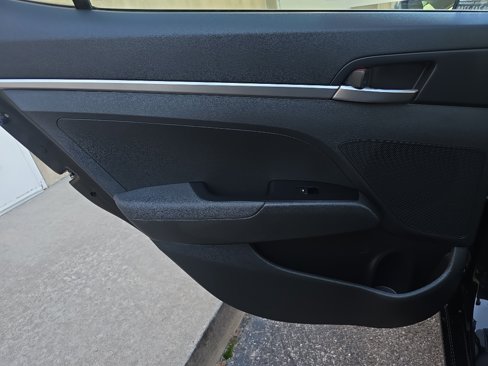 Used 2019 Hyundai Elantra SE w/ Cargo Package image 27