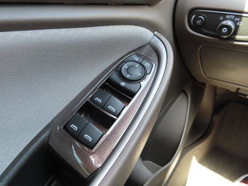 Used 2024 Chevrolet Malibu LT image 17
