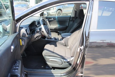 Used 2018 Kia Sportage LX image 14