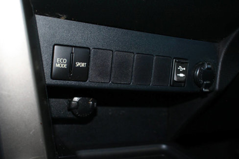 Used 2015 Toyota RAV4 XLE image 19