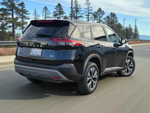 Used 2023 Nissan Rogue SV image 6
