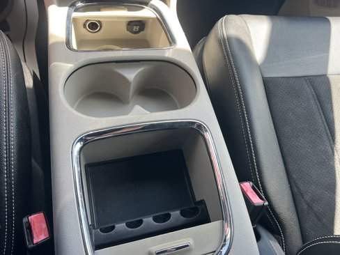 Used 2020 Dodge Grand Caravan SXT image 29