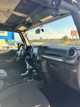 Used 2017 Jeep Wrangler Unlimited Sport w/ Connectivity Group image 15