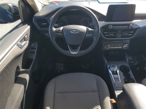 Used 2020 Ford Escape SE image 12