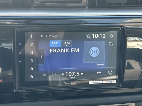 Used 2015 Toyota Corolla S image 25