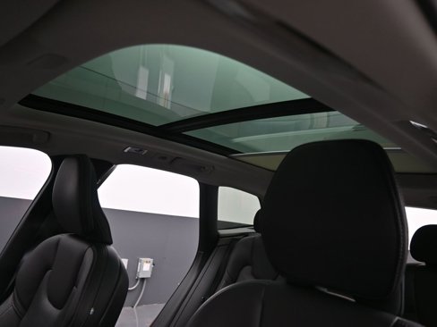 Certified 2021 Volvo XC60 T5 Inscription w/ Protection Package image 26