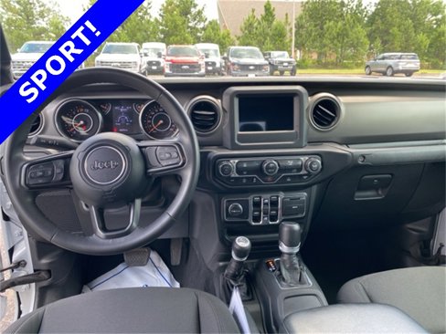Used 2023 Jeep Gladiator Sport image 3