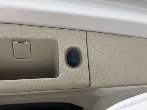Used 2018 Cadillac Escalade ESV Premium Luxury image 18