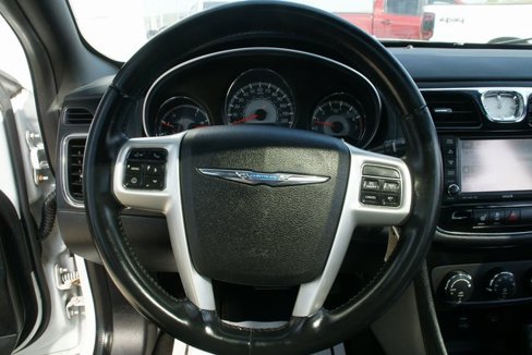 Used 2013 Chrysler 200 Limited w/ Sun/Sound Group image 17