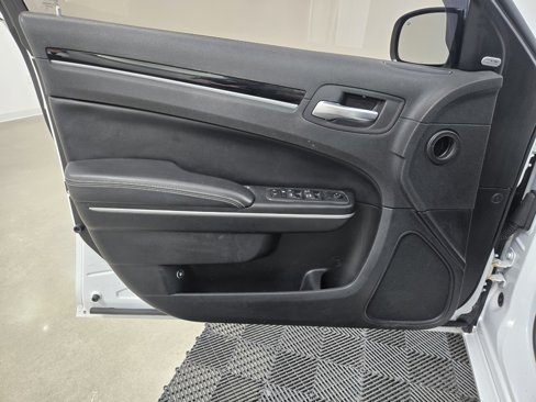 Used 2020 Chrysler 300 S image 9