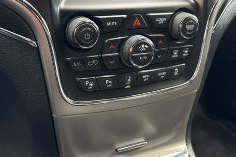 Used 2018 Jeep Grand Cherokee Limited image 24
