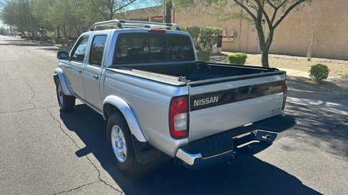 Used 2000 Nissan Frontier XE image 9