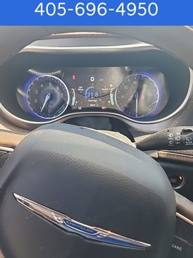Used 2018 Chrysler Pacifica Limited w/ Tire & Wheel Group image 3