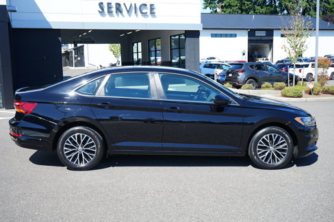 Used 2024 Volkswagen Jetta SEL image 3