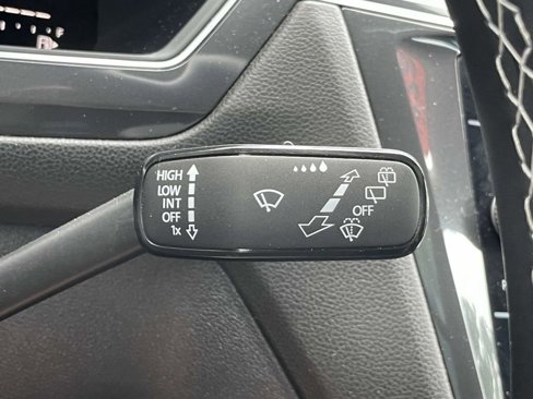 Used 2022 Volkswagen Tiguan SE image 23